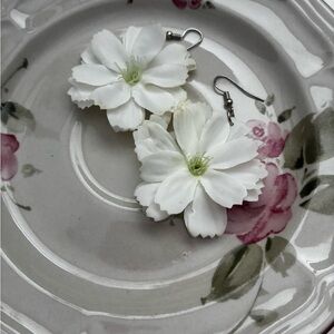 Elegant White Floral Earrings